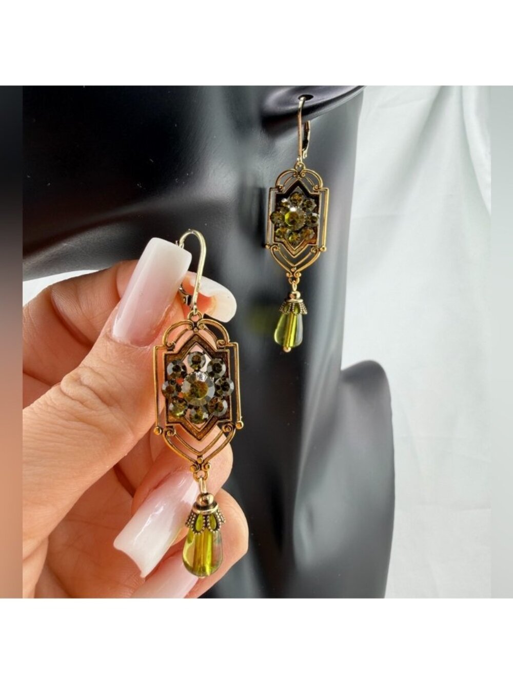 Vintage gold color Crystal Green Drop Earrings Vintage Glam
